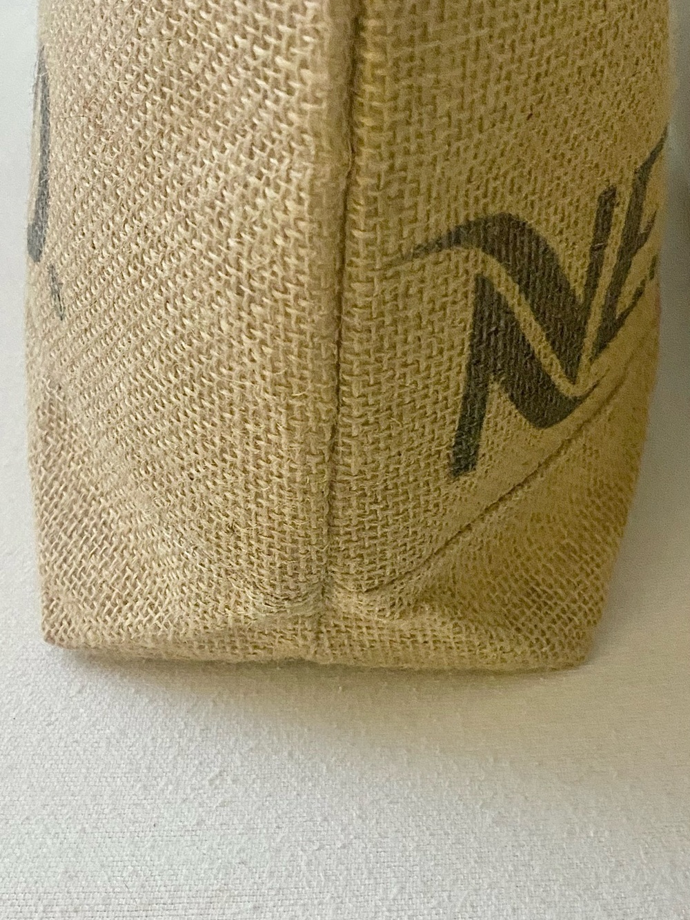Nespresso logo tote 100% Jute with Brown leather straps and 100% cotton lining - Picture 11 of 11